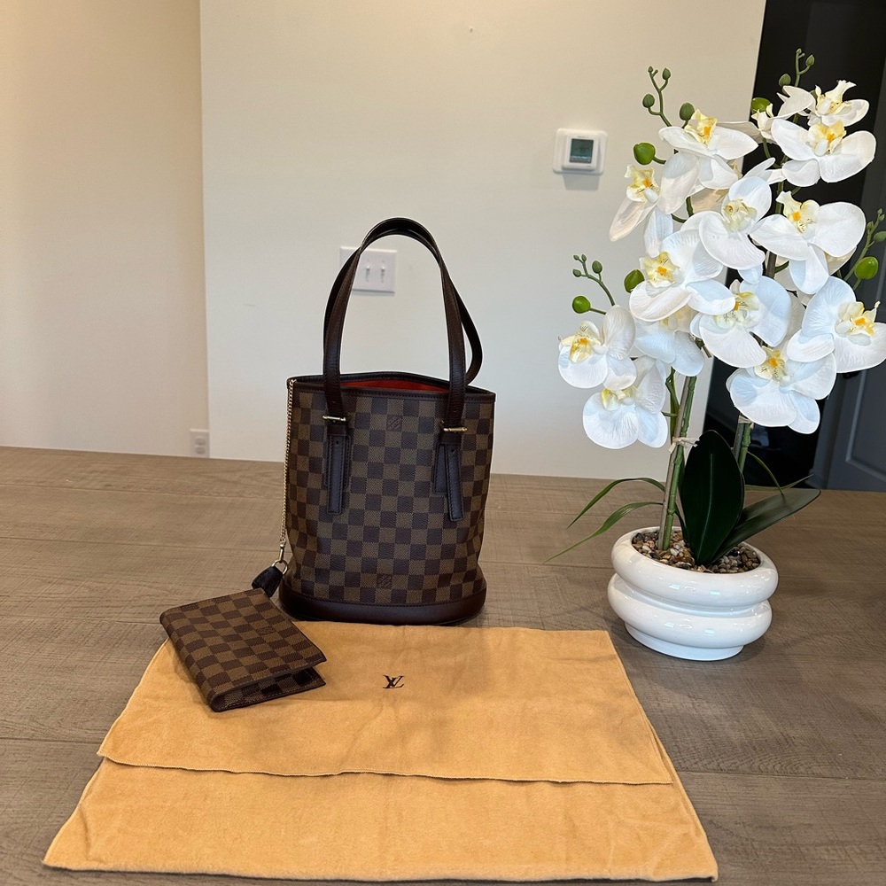 Louis Vuitton Damier Ebene Marais Bucket Bag PM - Picture 3 of 15